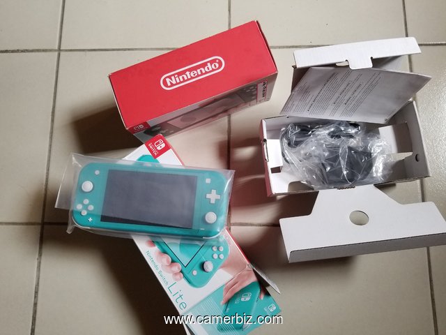 A vendre Nintendo switch lite - 9943
